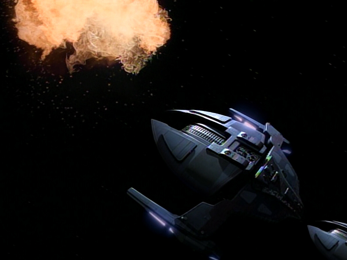 extant_StarTrek_DS9_5x26-CallToArms_02914.jpg