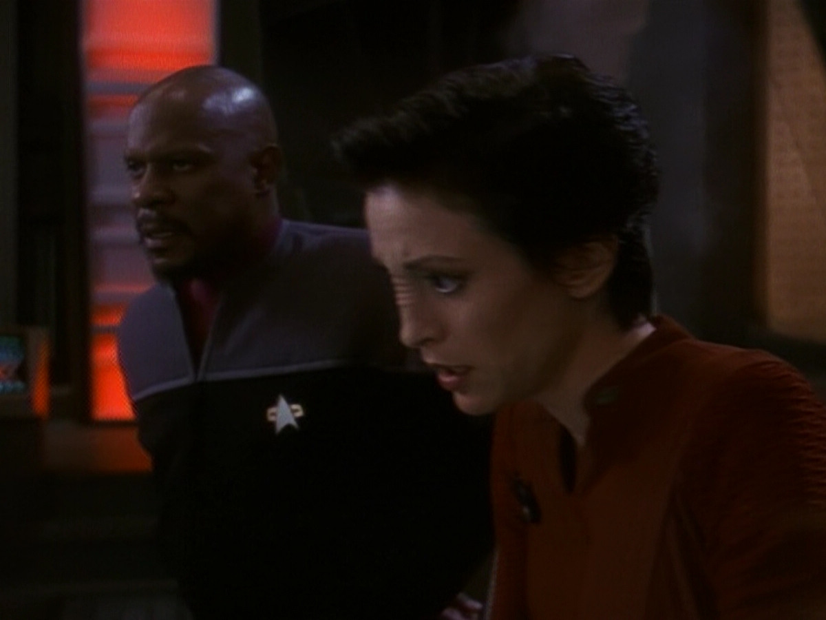 extant_StarTrek_DS9_5x26-CallToArms_02936.jpg