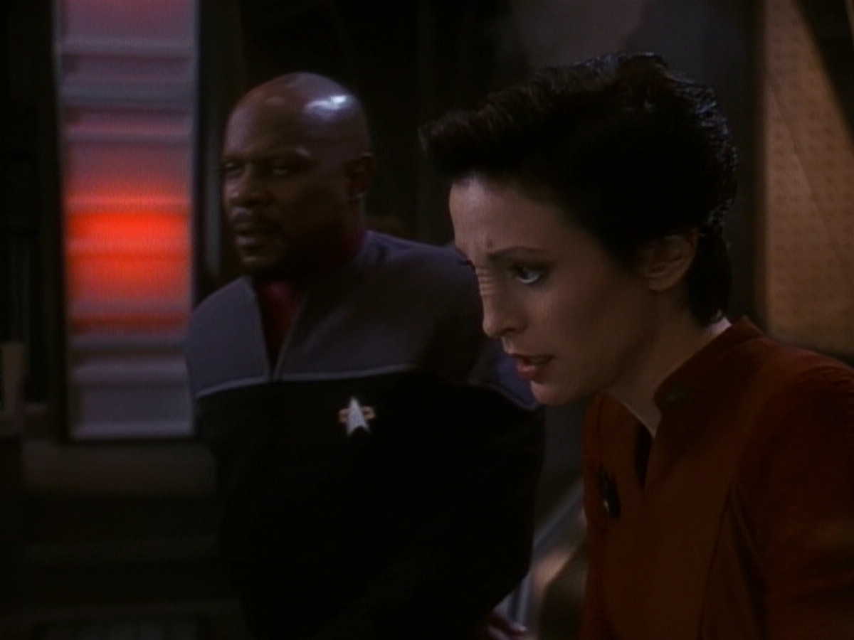 extant_StarTrek_DS9_5x26-CallToArms_02937.jpg