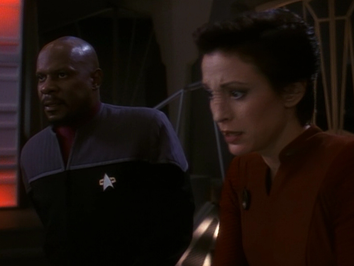 extant_StarTrek_DS9_5x26-CallToArms_02946.jpg