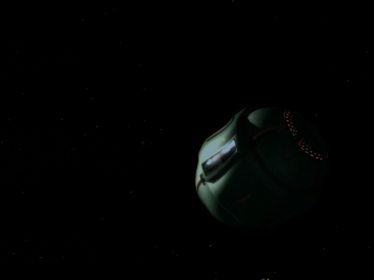 extant_StarTrek_DS9_5x26-CallToArms_02957.jpg
