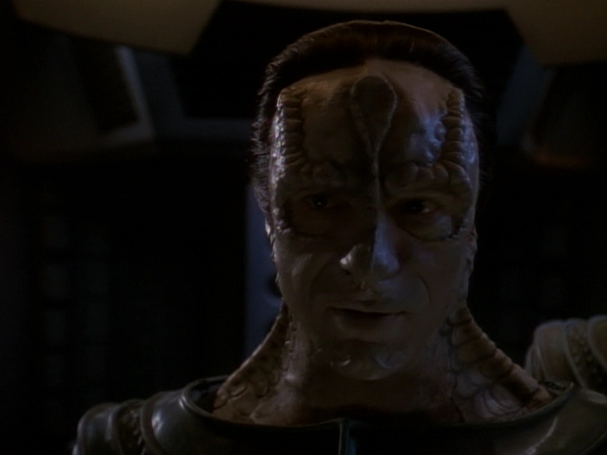 extant_StarTrek_DS9_5x26-CallToArms_02961.jpg