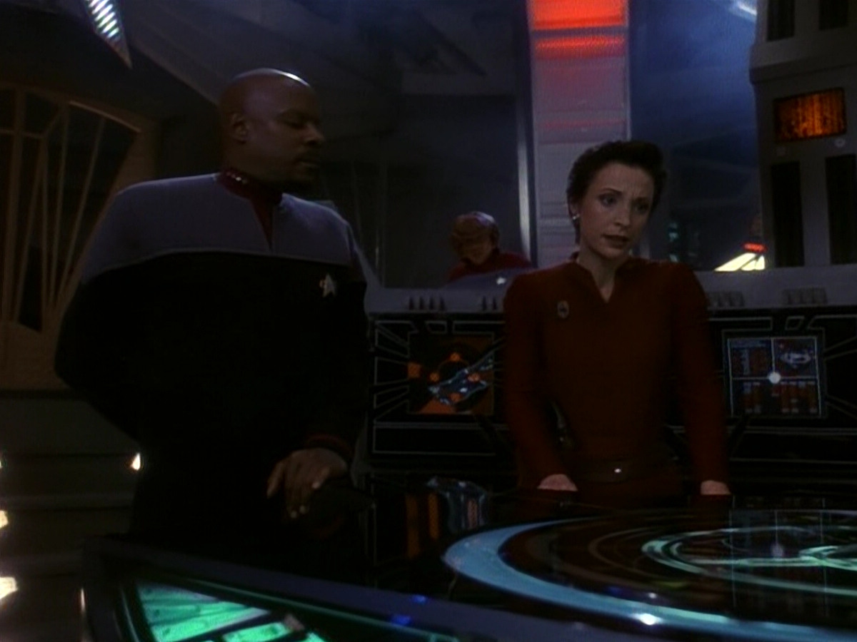 extant_StarTrek_DS9_5x26-CallToArms_02996.jpg