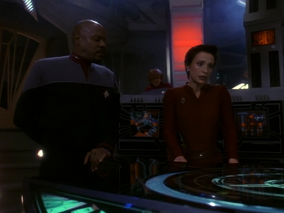 extant_StarTrek_DS9_5x26-CallToArms_02997.jpg