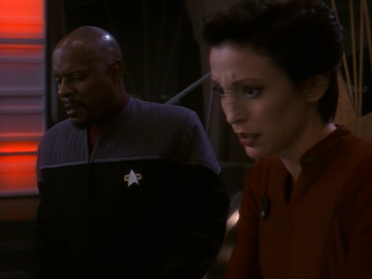 extant_StarTrek_DS9_5x26-CallToArms_03007.jpg