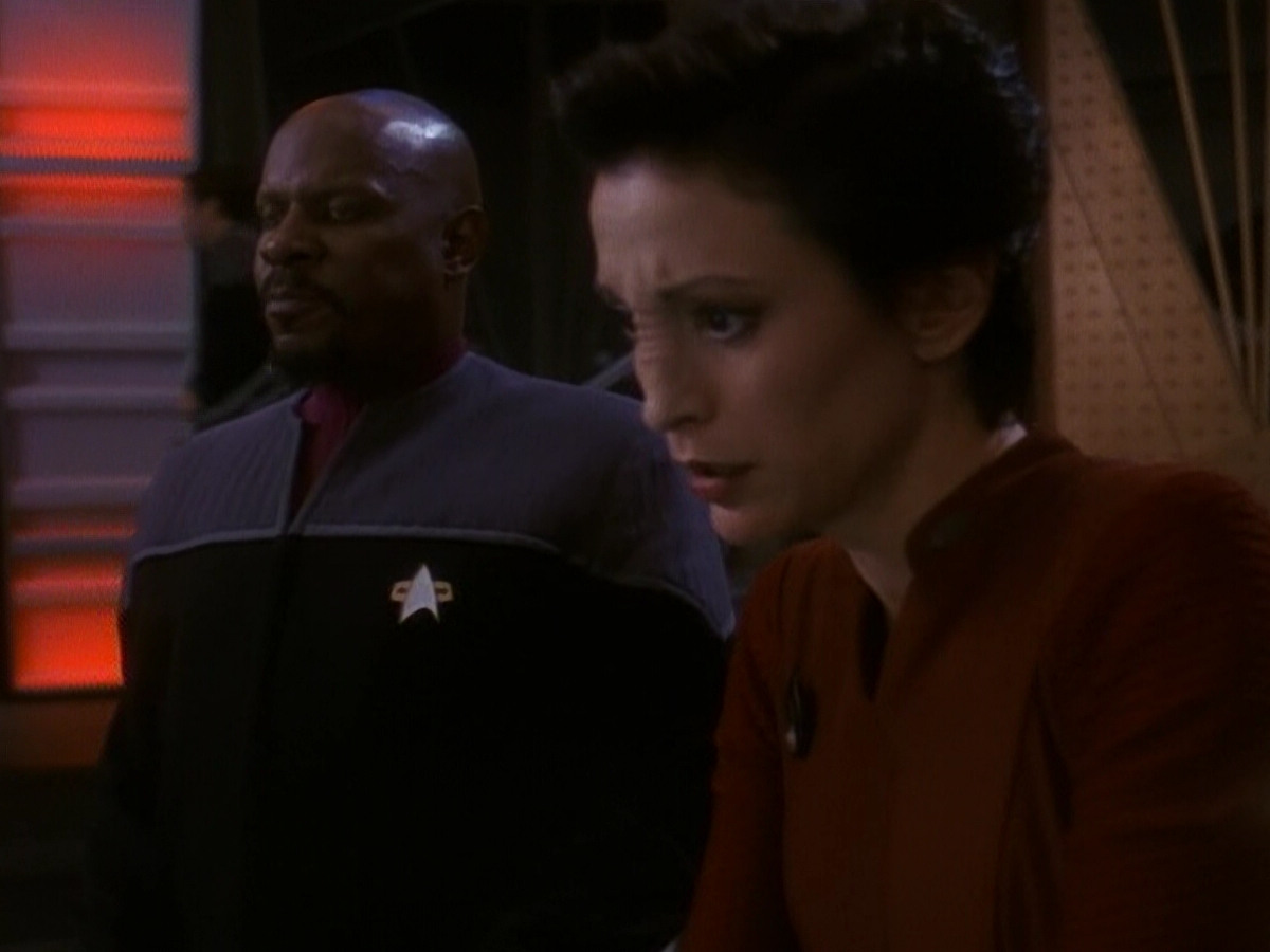 extant_StarTrek_DS9_5x26-CallToArms_03012.jpg