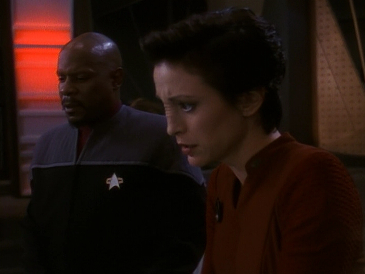 extant_StarTrek_DS9_5x26-CallToArms_03014.jpg