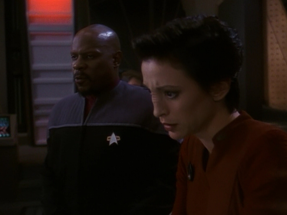 extant_StarTrek_DS9_5x26-CallToArms_03016.jpg