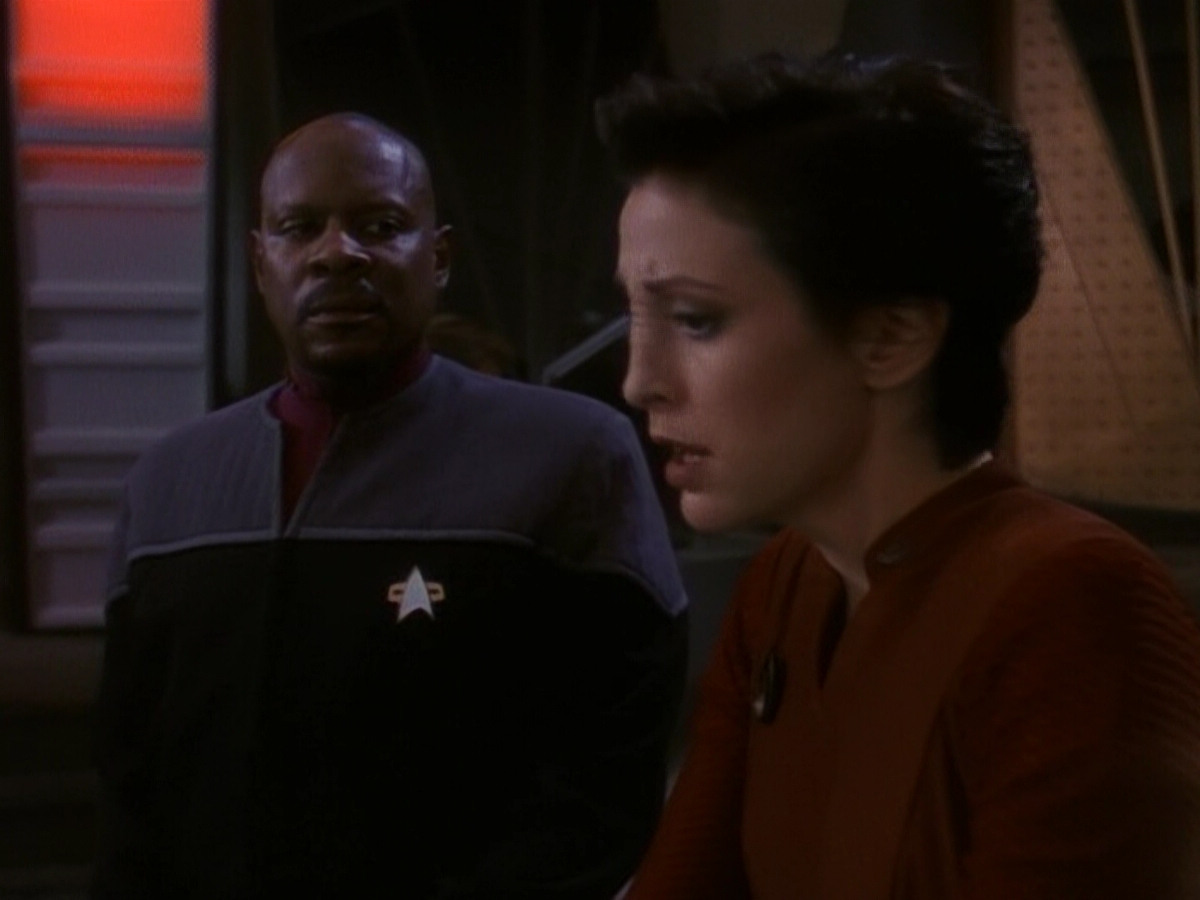 extant_StarTrek_DS9_5x26-CallToArms_03025.jpg