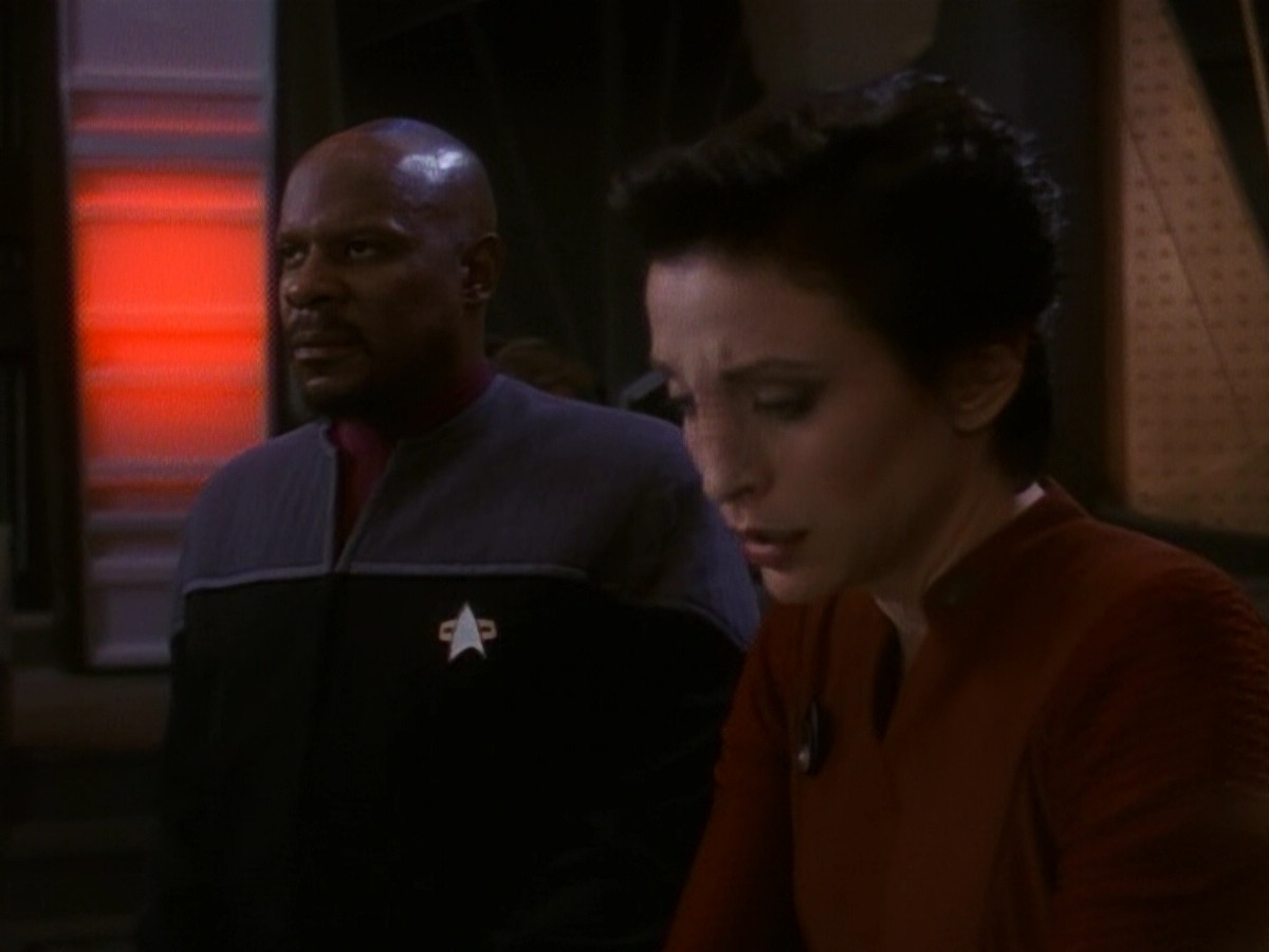 extant_StarTrek_DS9_5x26-CallToArms_03026.jpg