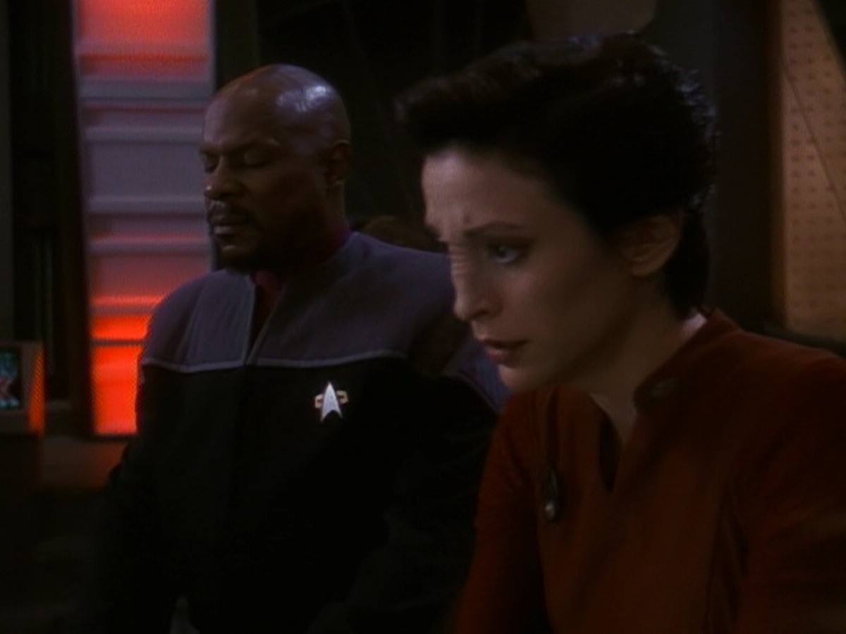 extant_StarTrek_DS9_5x26-CallToArms_03027.jpg