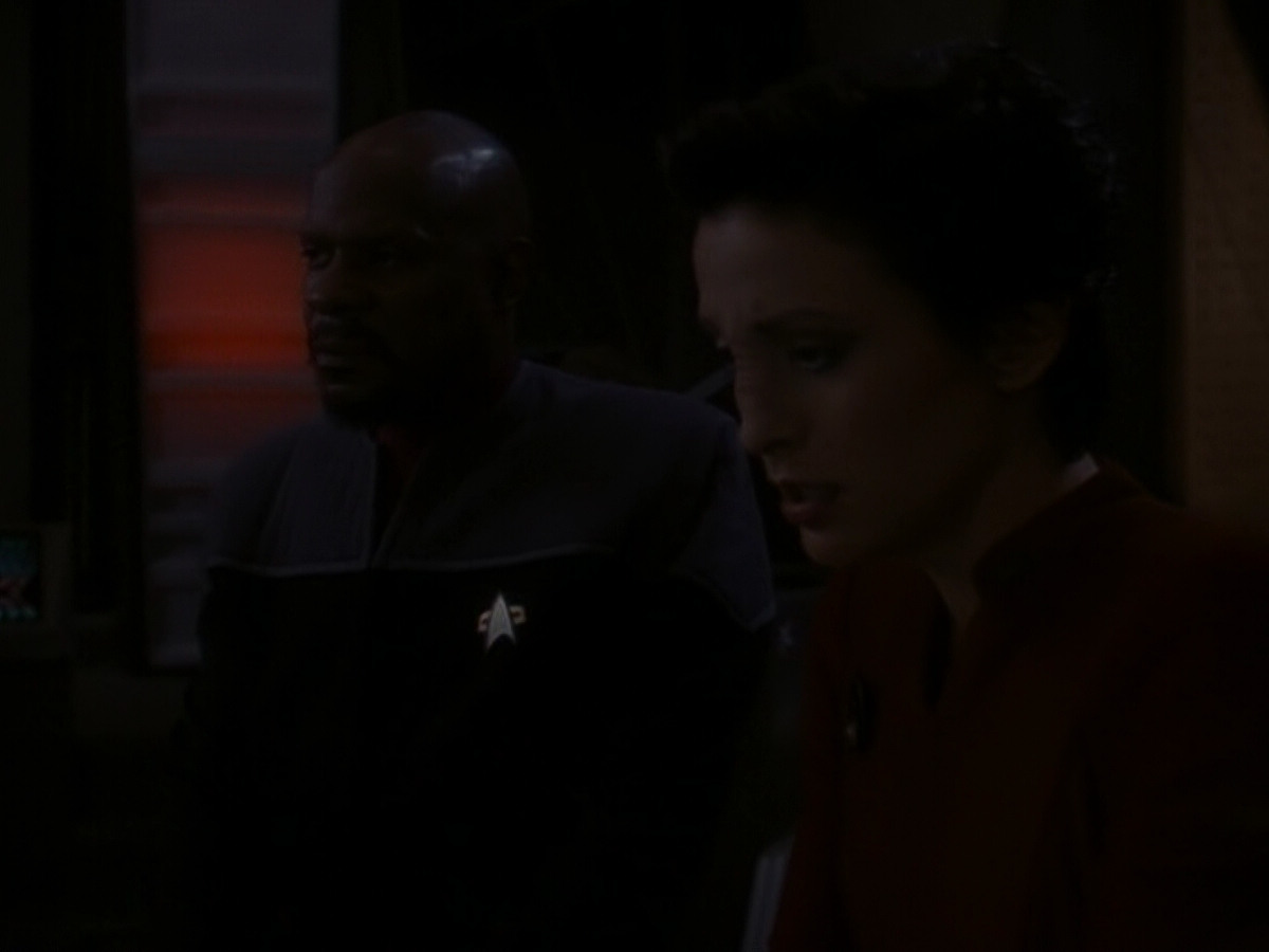 extant_StarTrek_DS9_5x26-CallToArms_03028.jpg