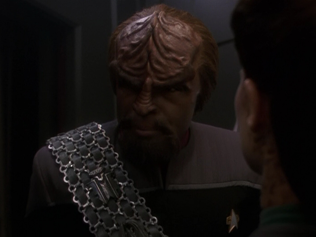 extant_StarTrek_DS9_5x26-CallToArms_03050.jpg