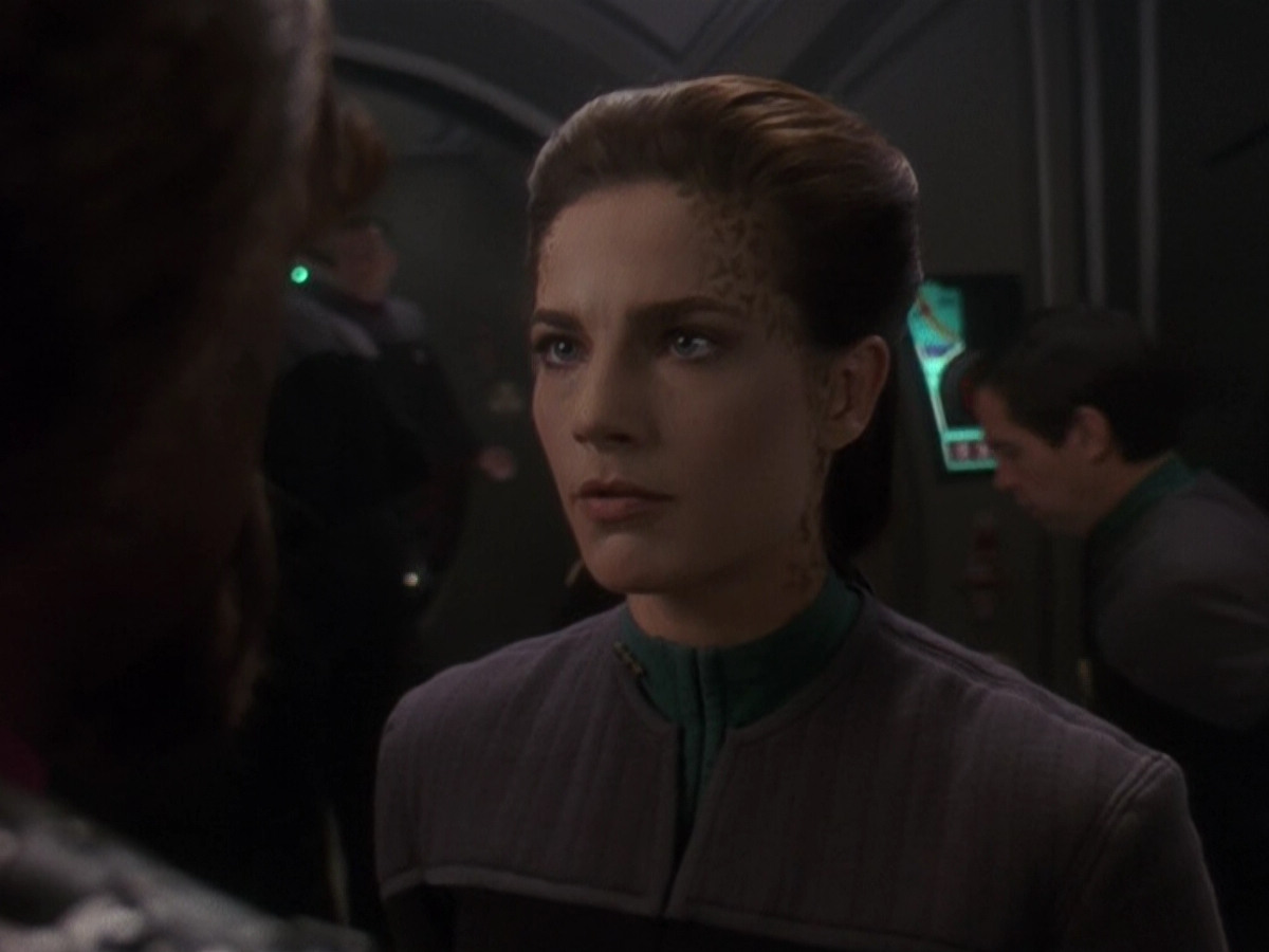 extant_StarTrek_DS9_5x26-CallToArms_03065.jpg