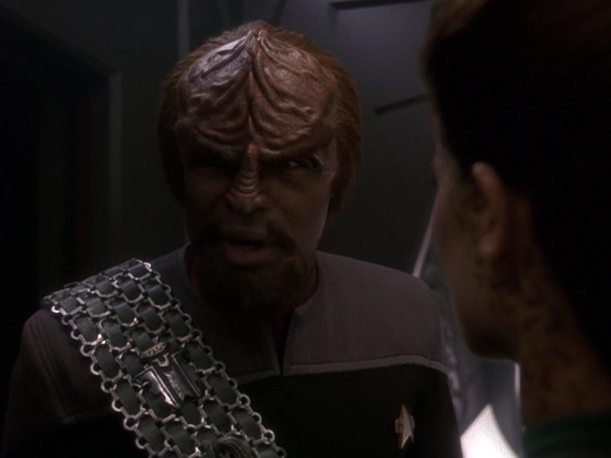 extant_StarTrek_DS9_5x26-CallToArms_03077.jpg