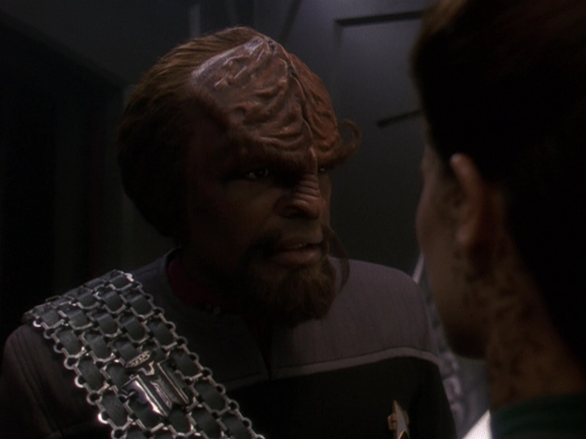 extant_StarTrek_DS9_5x26-CallToArms_03092.jpg