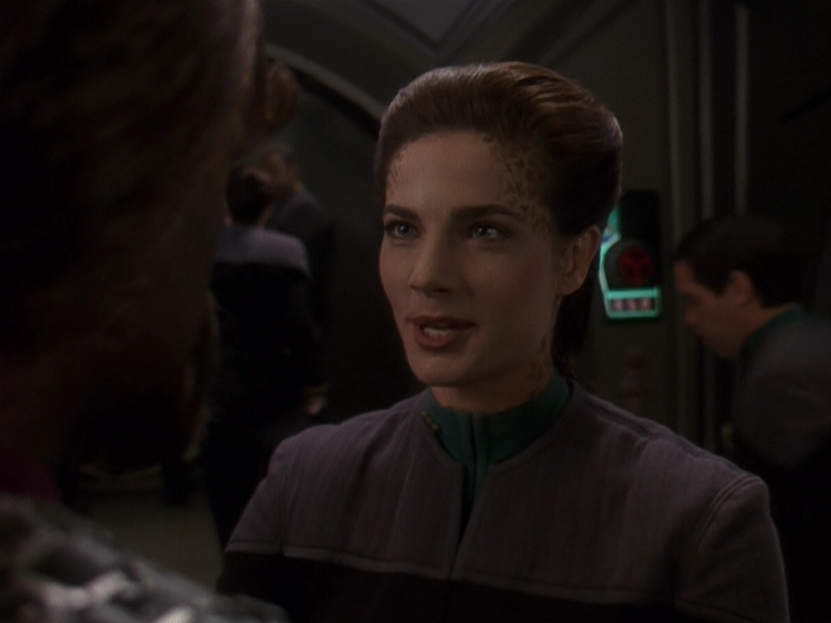 extant_StarTrek_DS9_5x26-CallToArms_03093.jpg