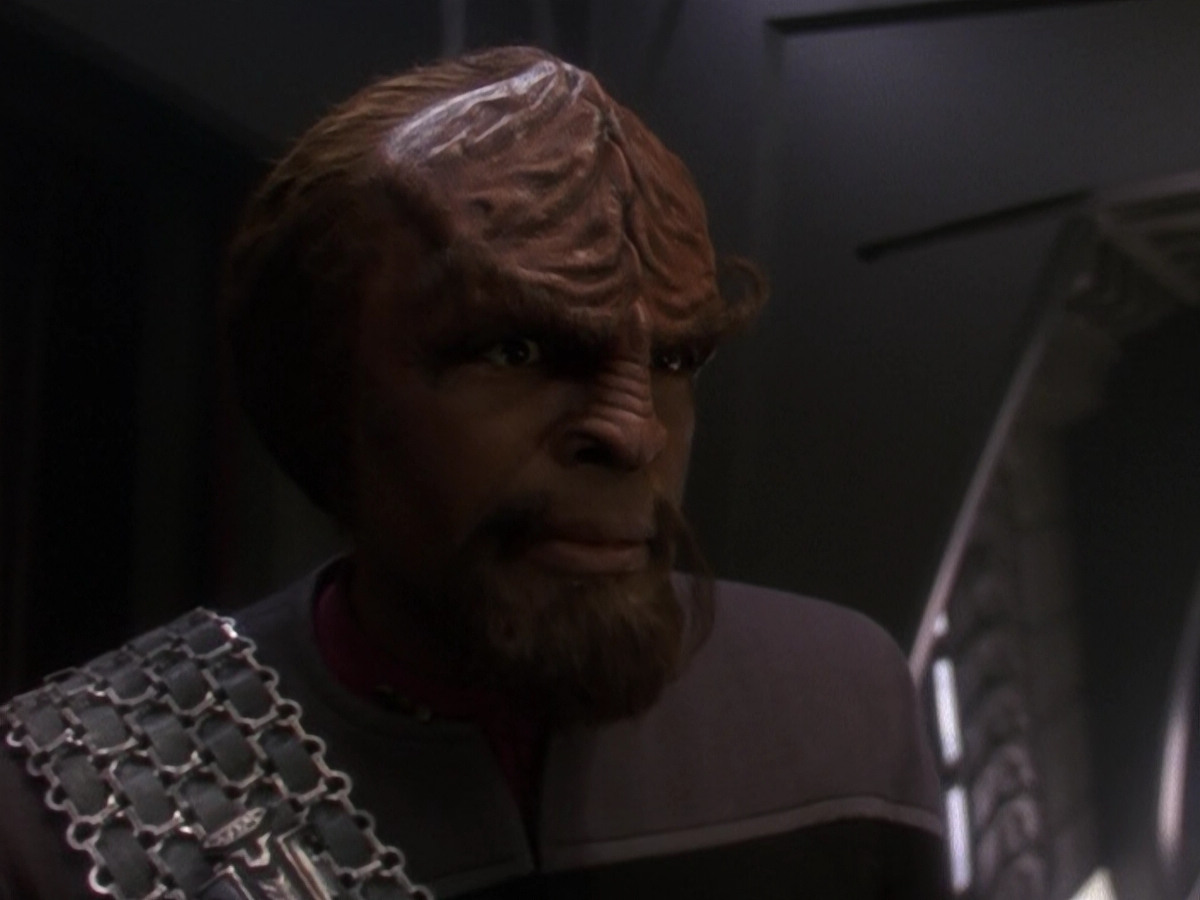 extant_StarTrek_DS9_5x26-CallToArms_03121.jpg