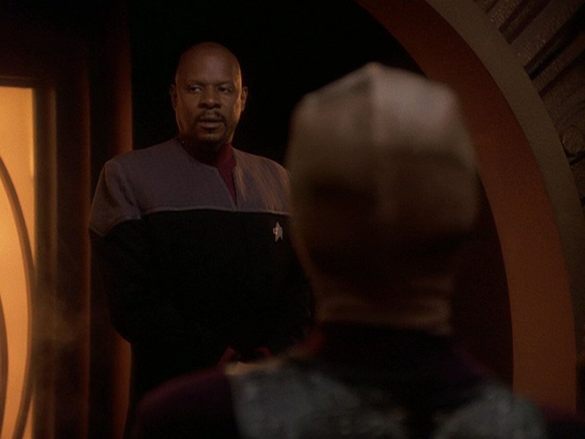 extant_StarTrek_DS9_5x26-CallToArms_03130.jpg