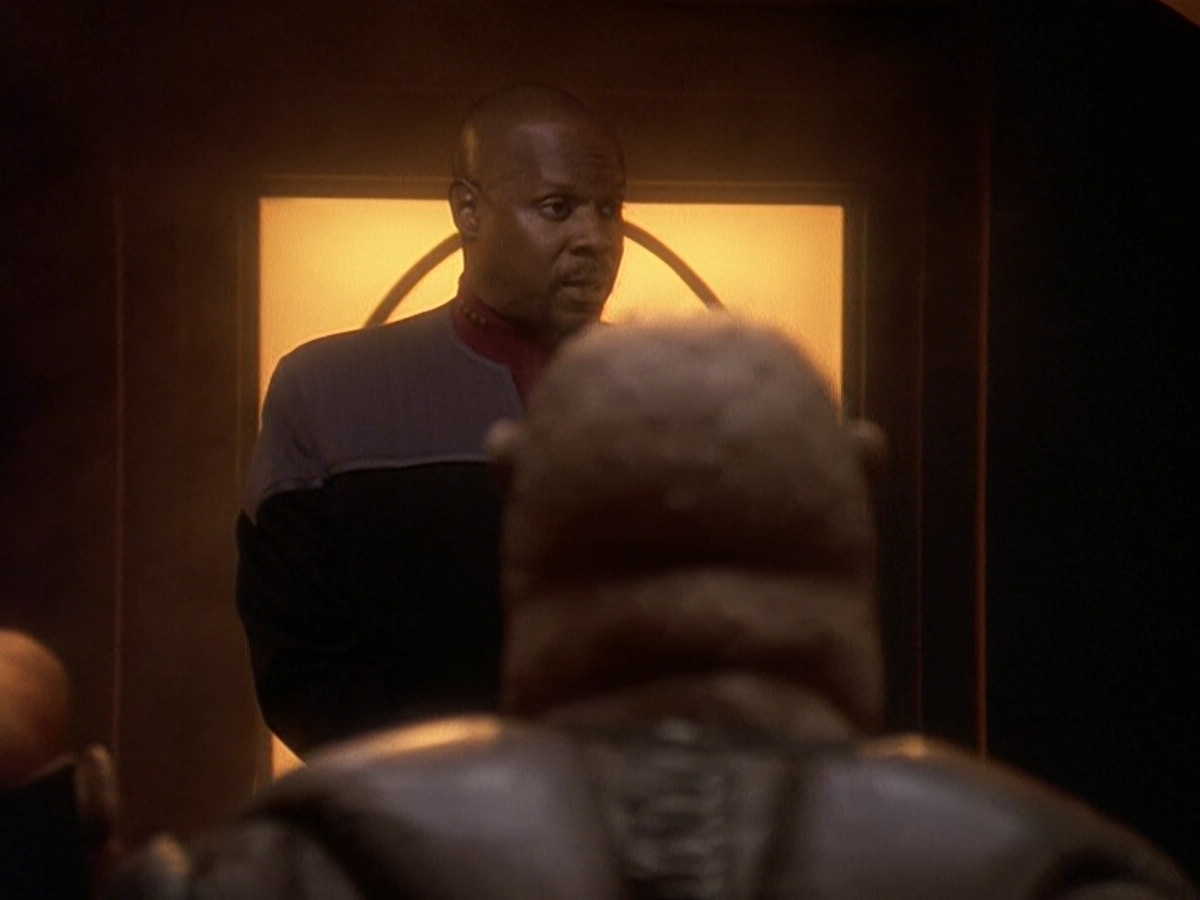extant_StarTrek_DS9_5x26-CallToArms_03141.jpg