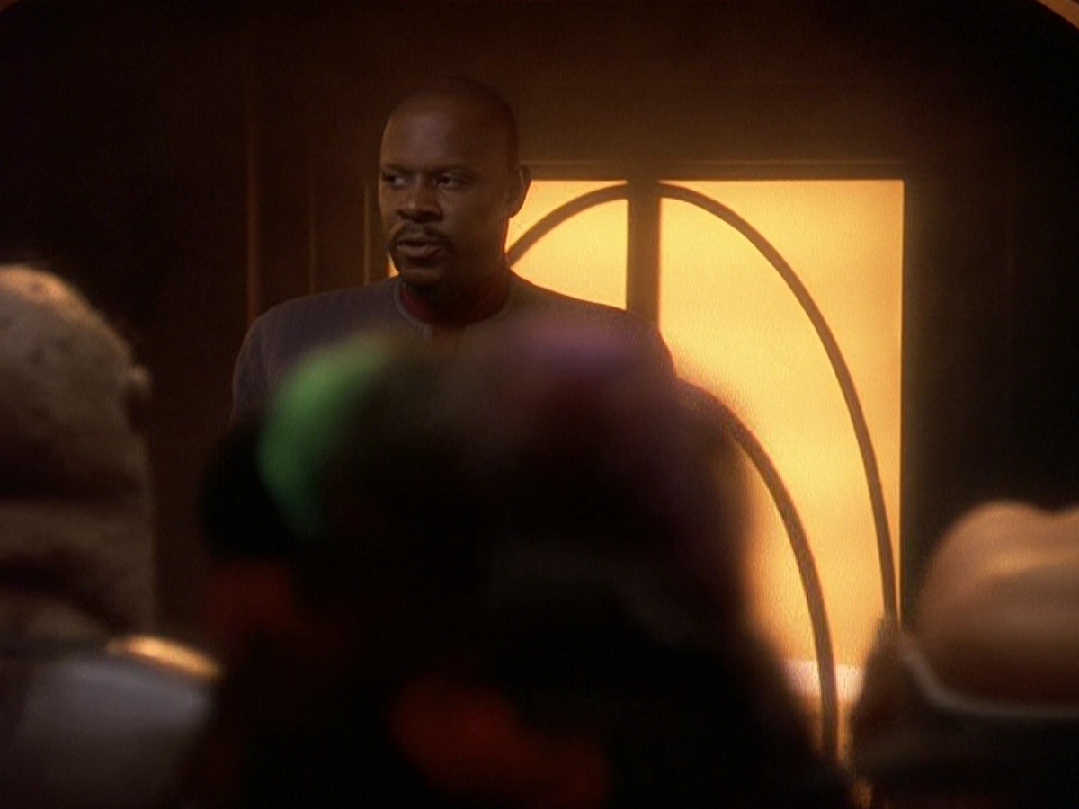 extant_StarTrek_DS9_5x26-CallToArms_03144.jpg