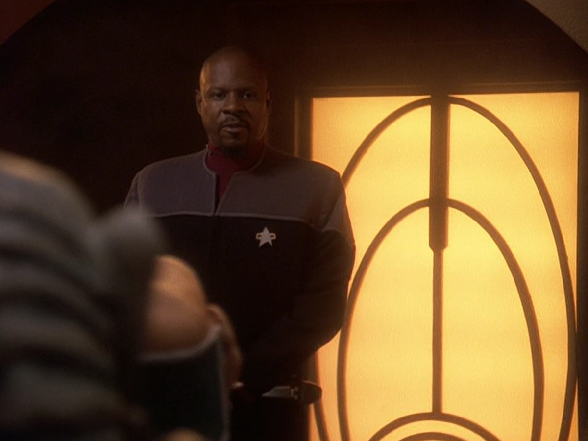 extant_StarTrek_DS9_5x26-CallToArms_03148.jpg