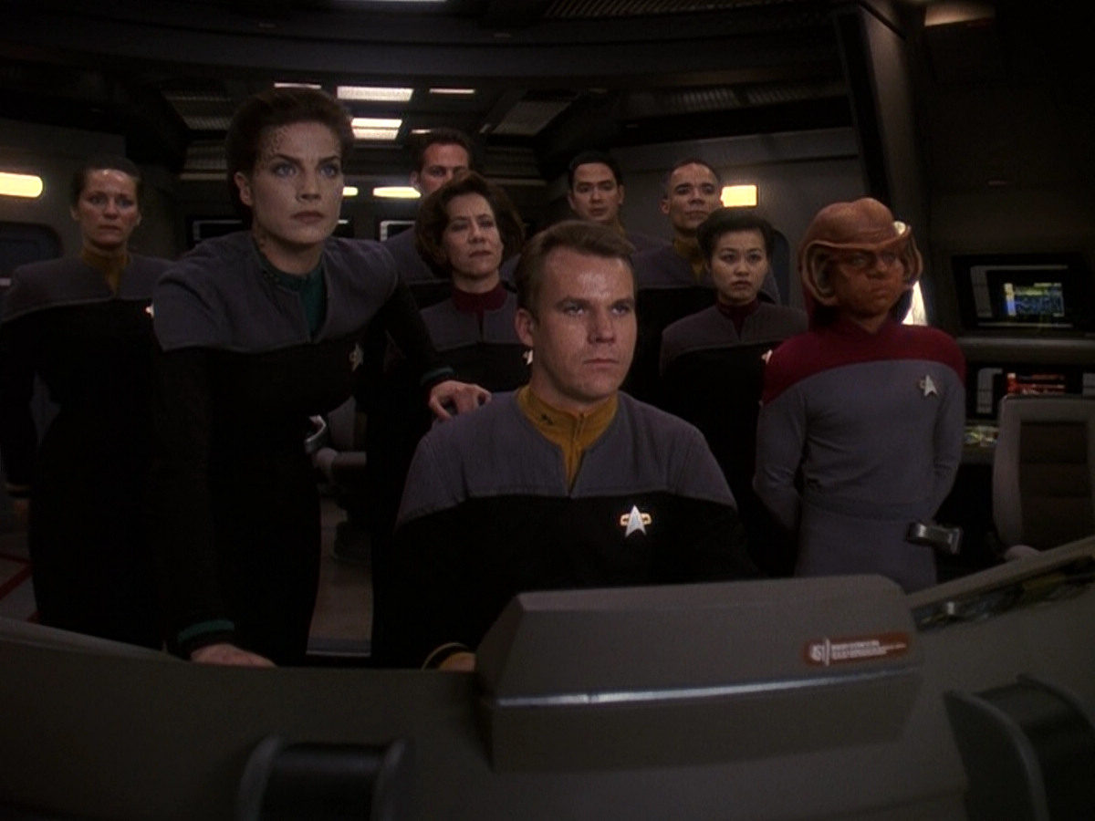 extant_StarTrek_DS9_5x26-CallToArms_03149.jpg