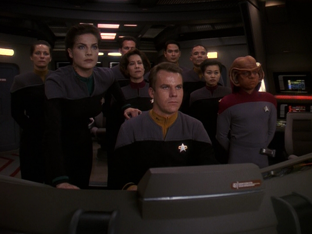 extant_StarTrek_DS9_5x26-CallToArms_03151.jpg