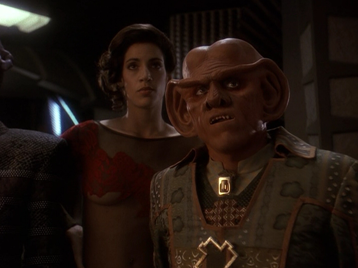 extant_StarTrek_DS9_5x26-CallToArms_03171.jpg