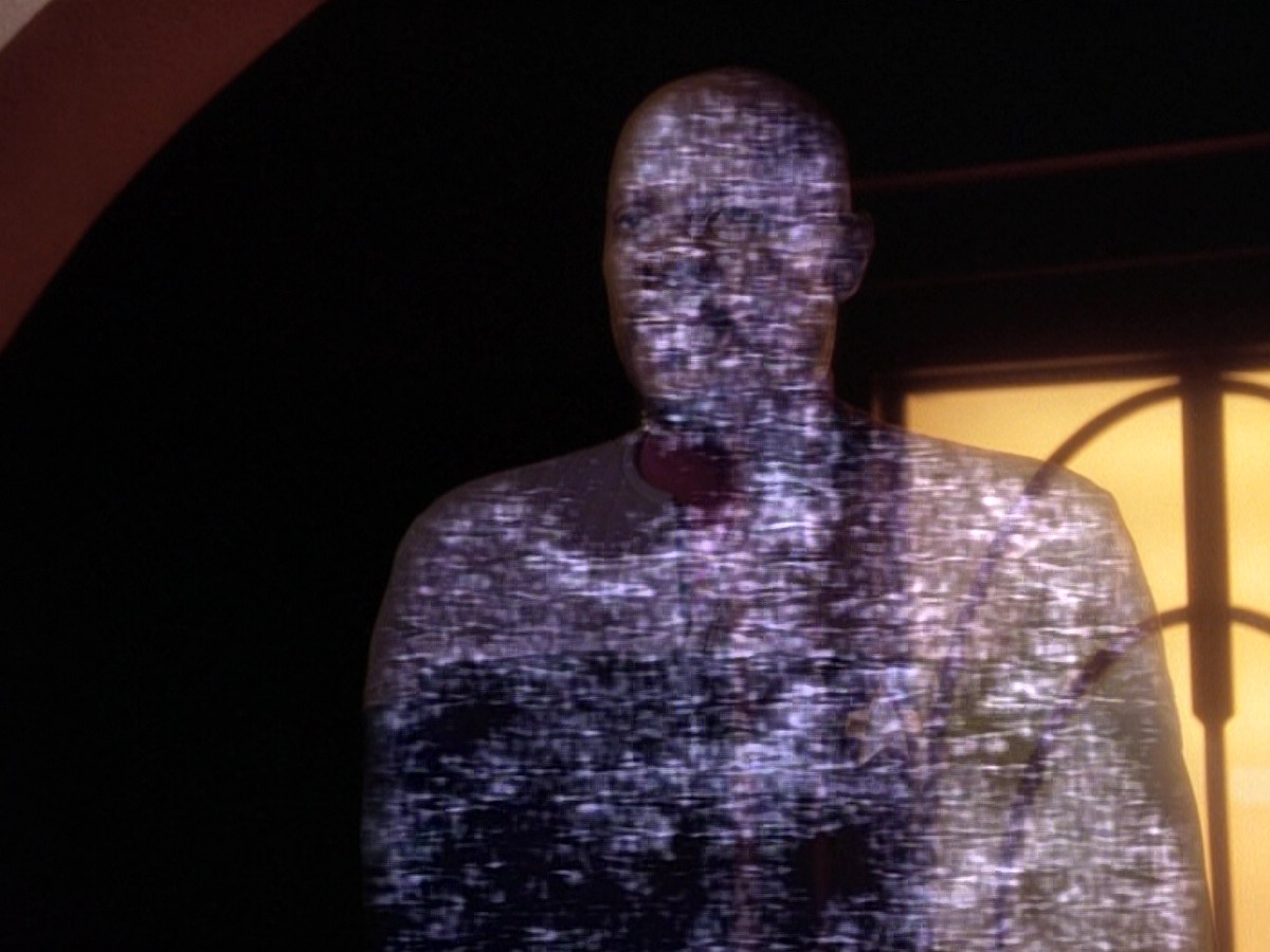 extant_StarTrek_DS9_5x26-CallToArms_03225.jpg