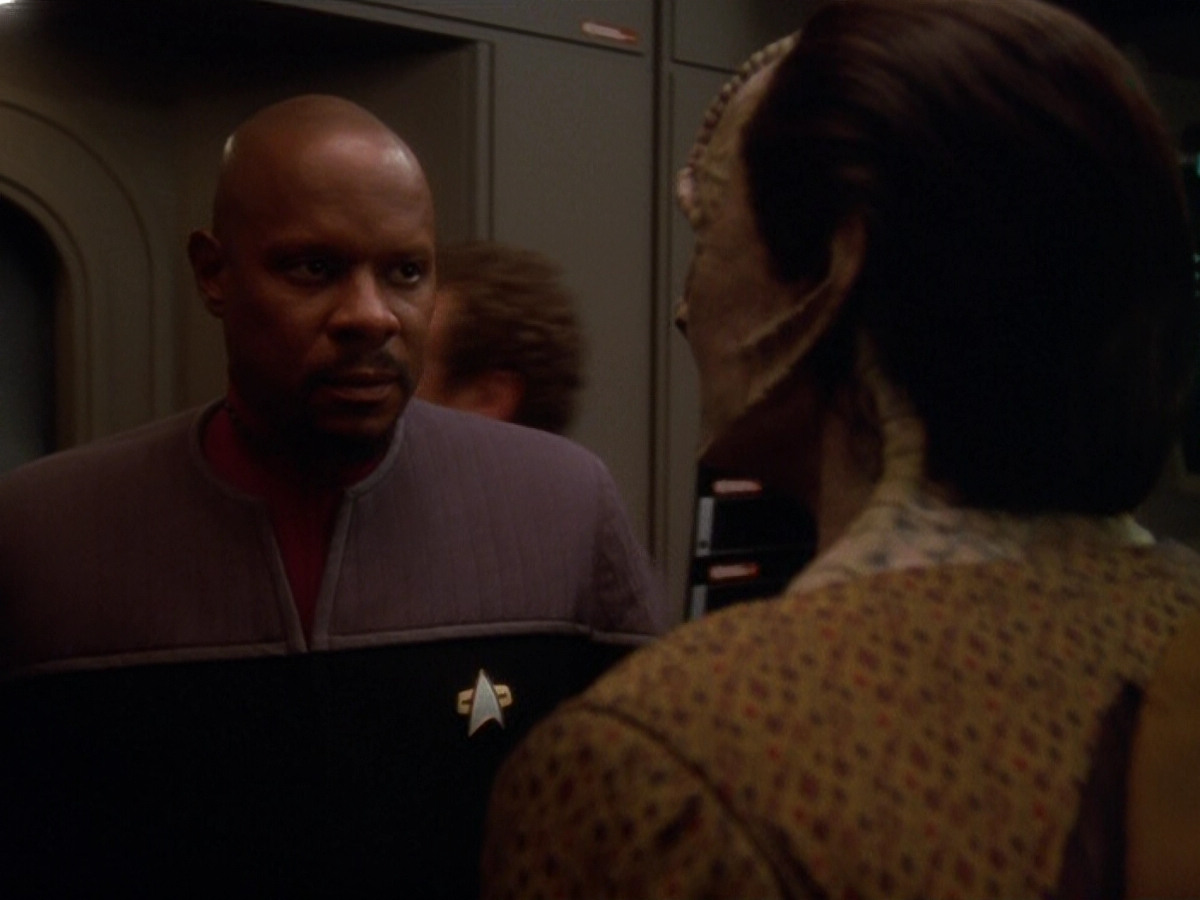 extant_StarTrek_DS9_5x26-CallToArms_03242.jpg