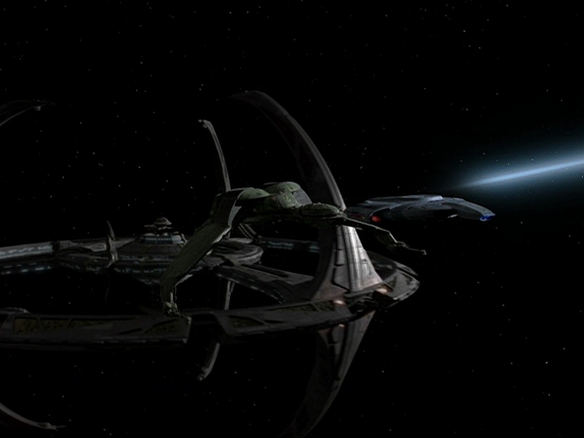 extant_StarTrek_DS9_5x26-CallToArms_03270.jpg