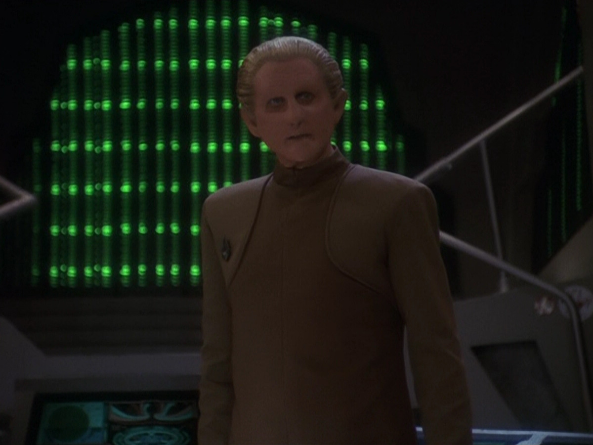 extant_StarTrek_DS9_5x26-CallToArms_03309.jpg