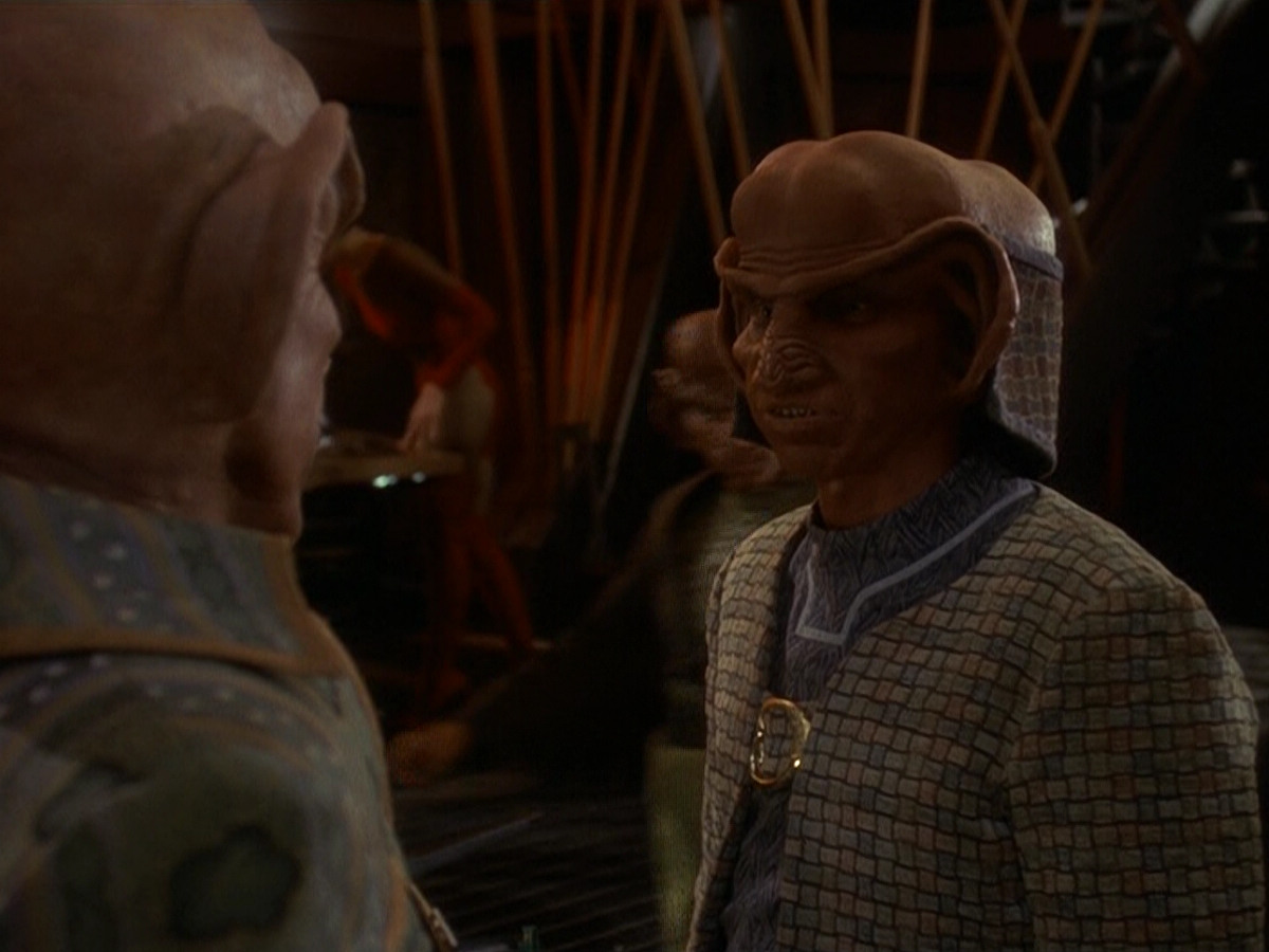 extant_StarTrek_DS9_5x26-CallToArms_03384.jpg