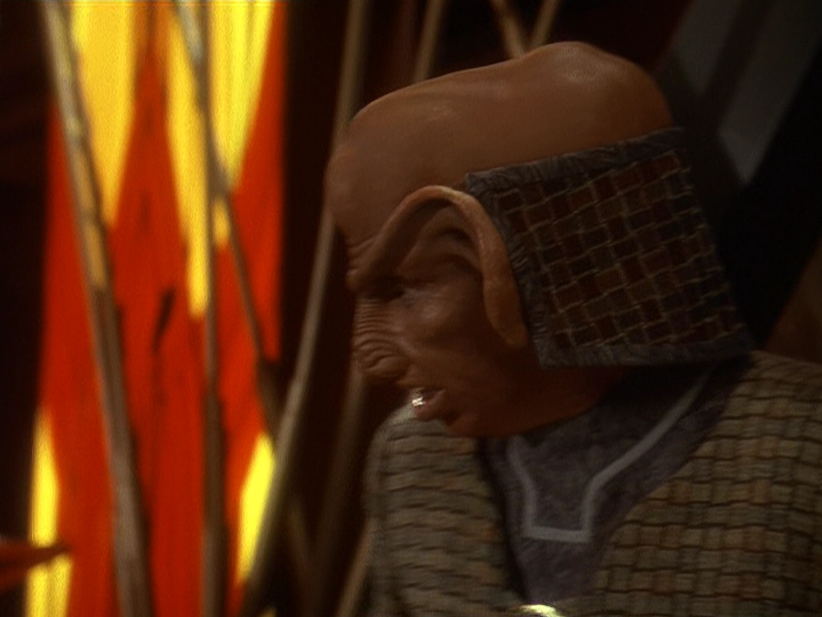 extant_StarTrek_DS9_5x26-CallToArms_03413.jpg