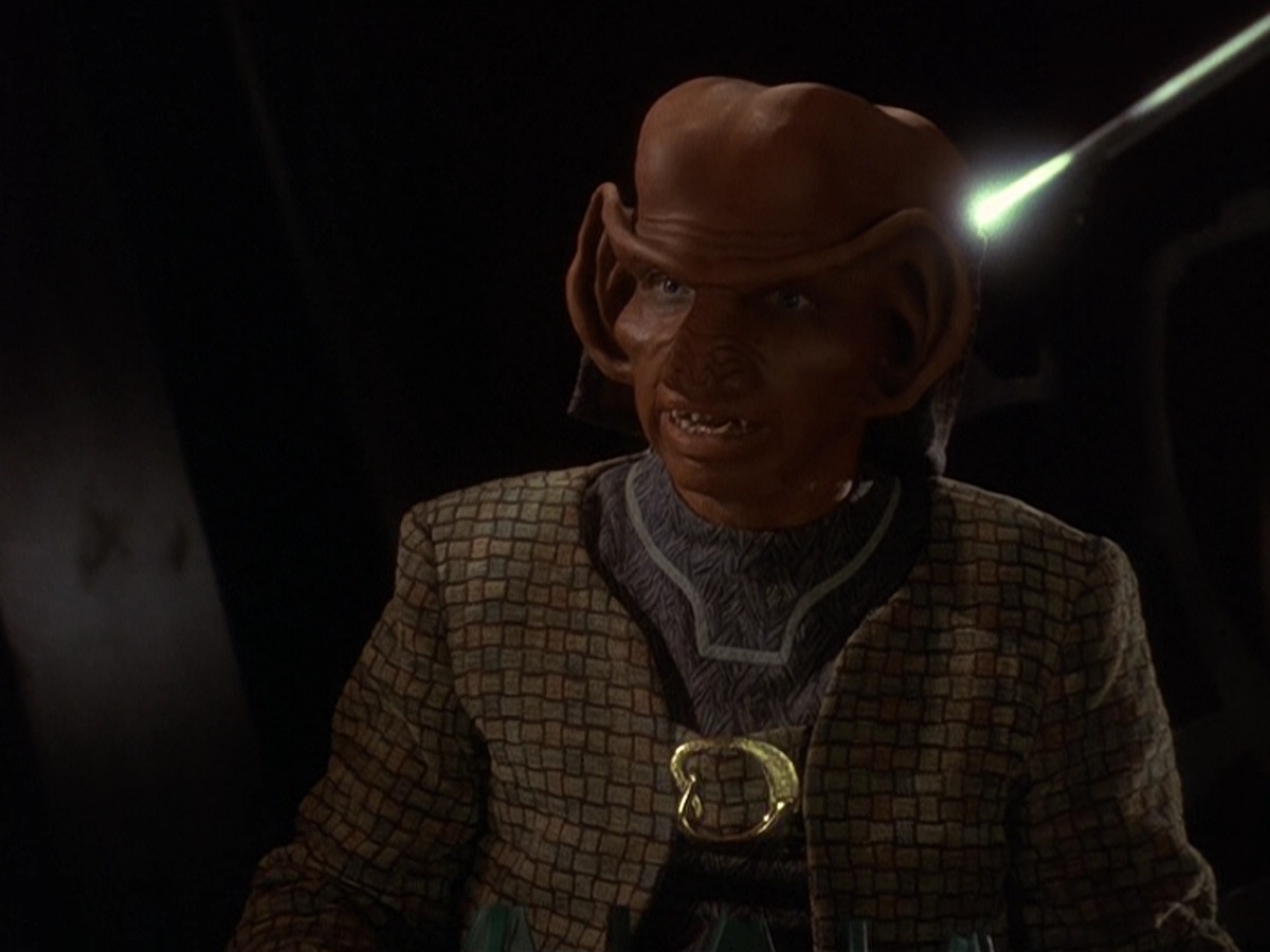 extant_StarTrek_DS9_5x26-CallToArms_03420.jpg