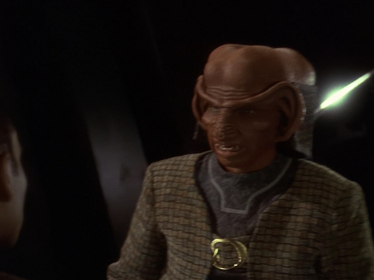extant_StarTrek_DS9_5x26-CallToArms_03437.jpg