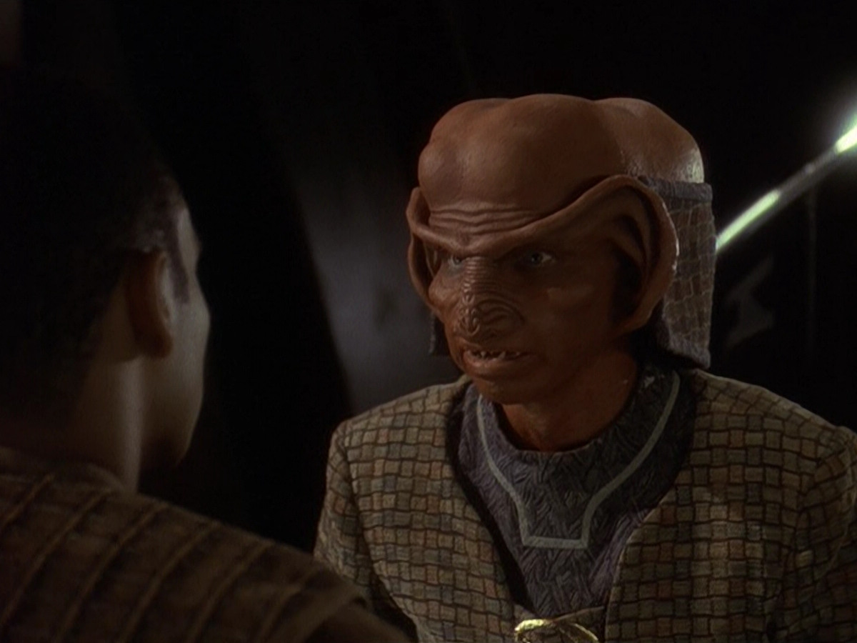 extant_StarTrek_DS9_5x26-CallToArms_03441.jpg