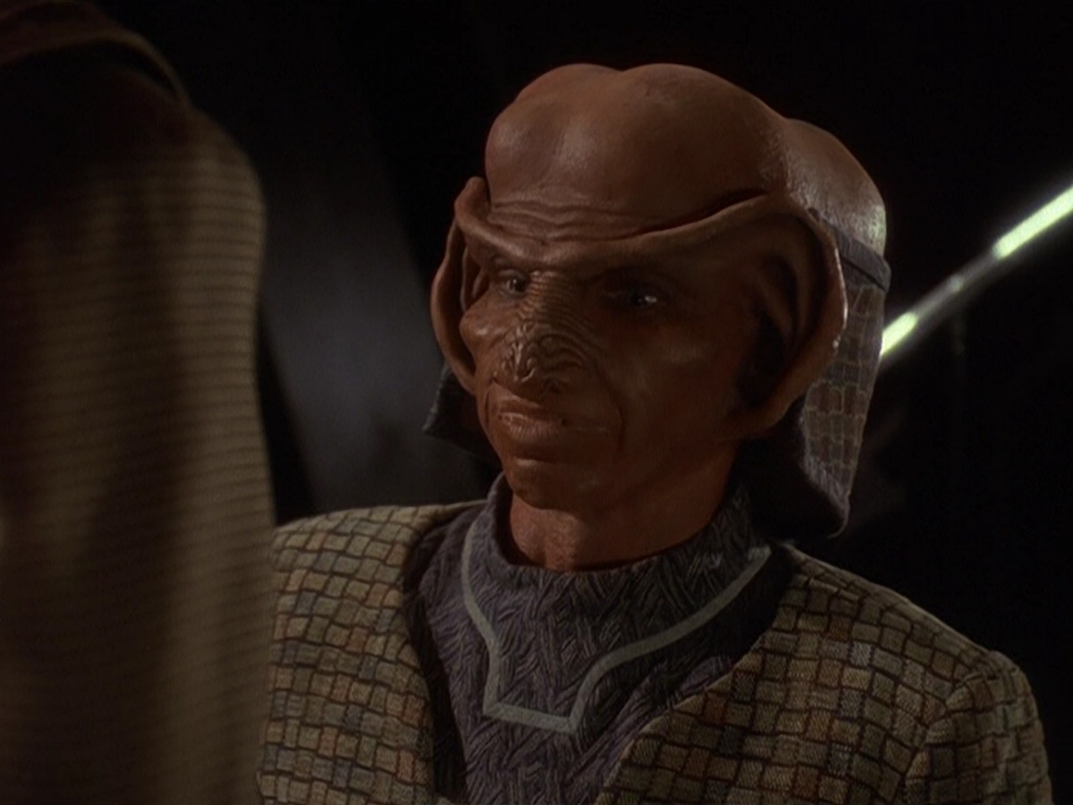 extant_StarTrek_DS9_5x26-CallToArms_03456.jpg