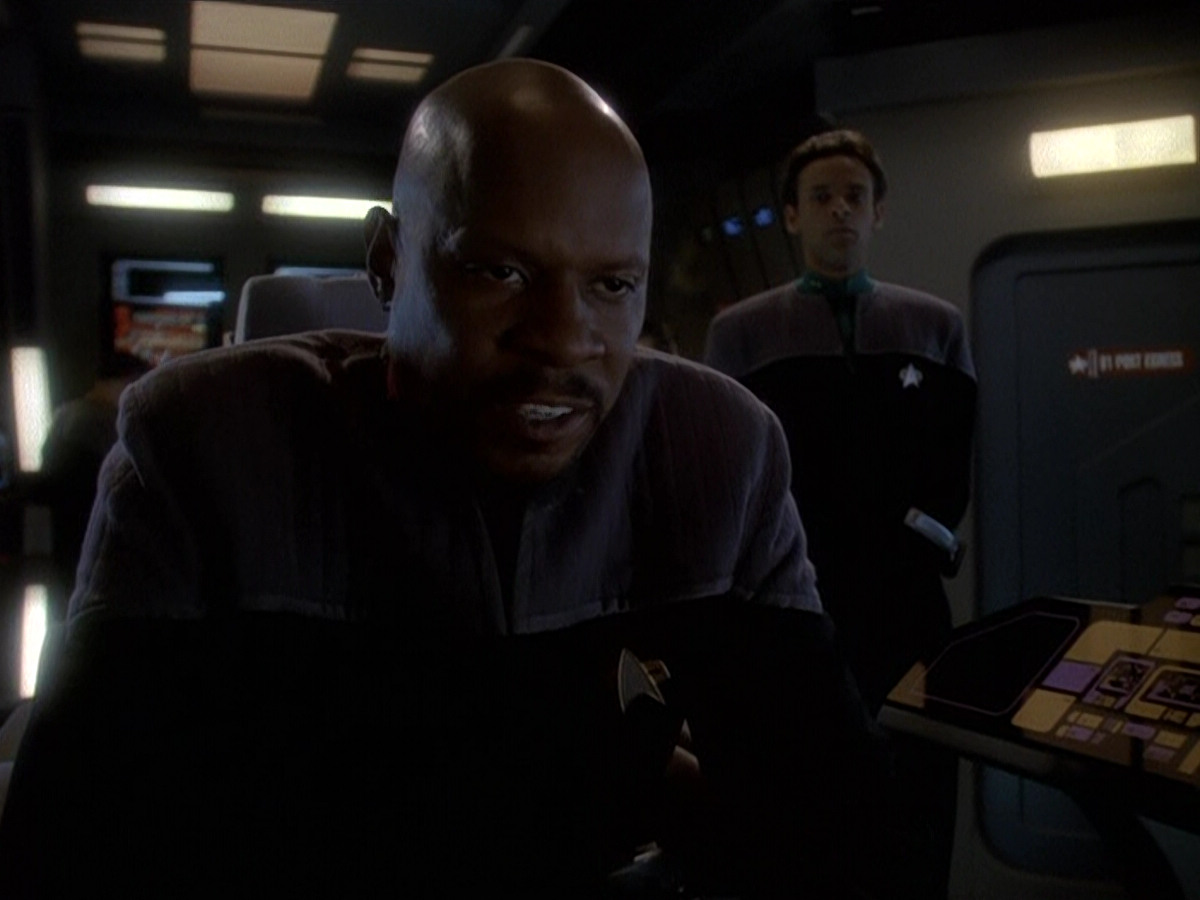 extant_StarTrek_DS9_5x26-CallToArms_03466.jpg