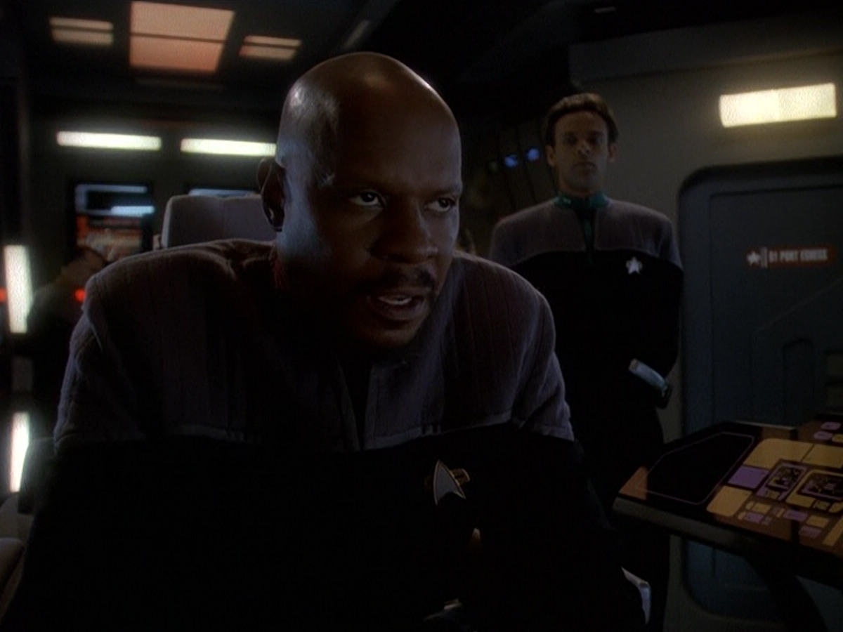 extant_StarTrek_DS9_5x26-CallToArms_03467.jpg