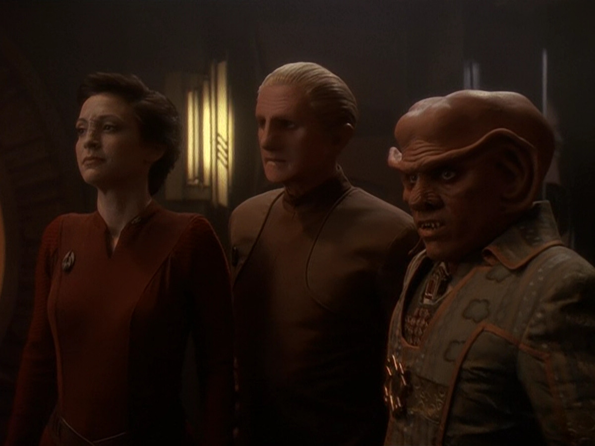 extant_StarTrek_DS9_5x26-CallToArms_03567.jpg