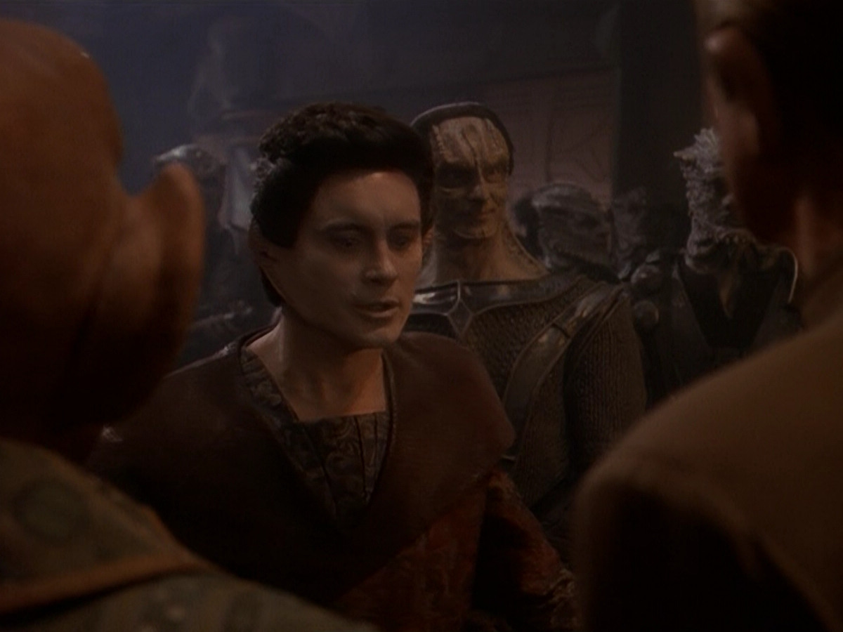 extant_StarTrek_DS9_5x26-CallToArms_03590.jpg