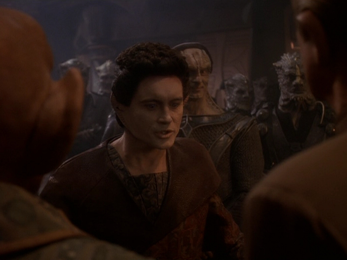 extant_StarTrek_DS9_5x26-CallToArms_03592.jpg