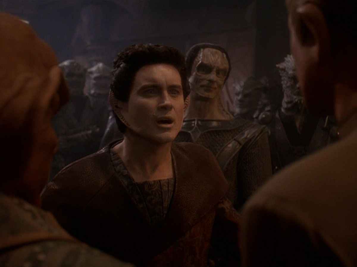 extant_StarTrek_DS9_5x26-CallToArms_03606.jpg
