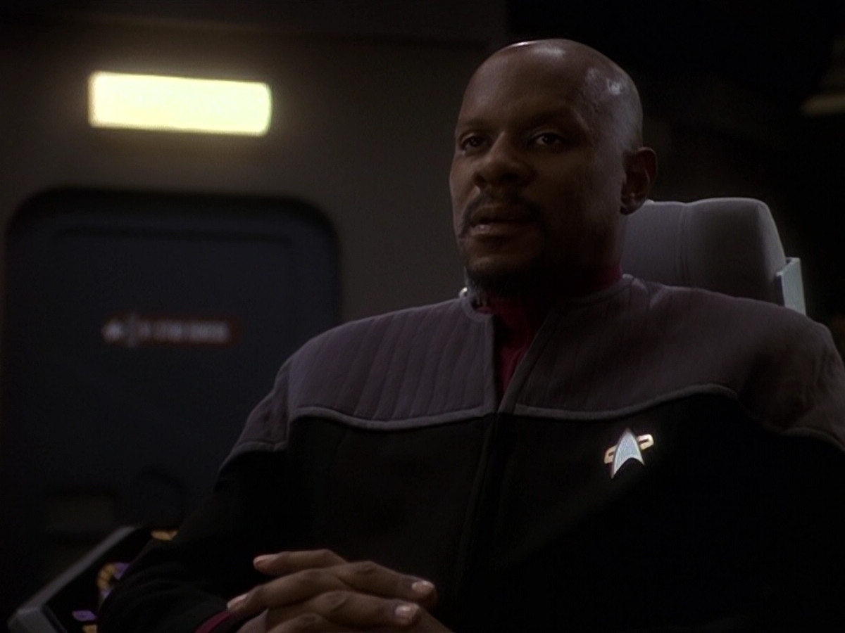 extant_StarTrek_DS9_5x26-CallToArms_03737.jpg