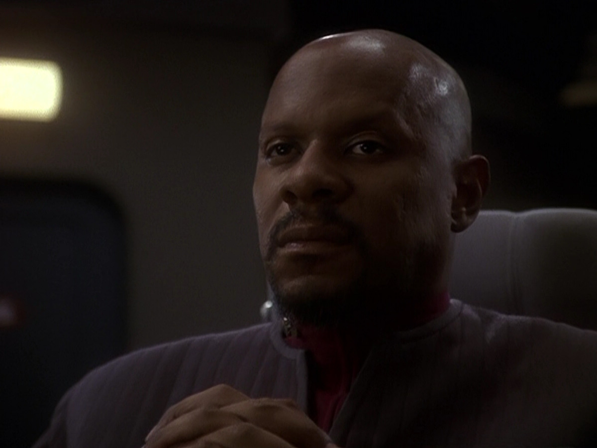extant_StarTrek_DS9_5x26-CallToArms_03744.jpg