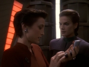 extant_StarTrek_DS9_5x26-CallToArms_00630.jpg