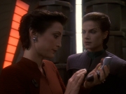 extant_StarTrek_DS9_5x26-CallToArms_00632.jpg