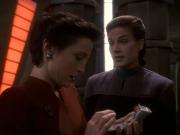 extant_StarTrek_DS9_5x26-CallToArms_00659.jpg